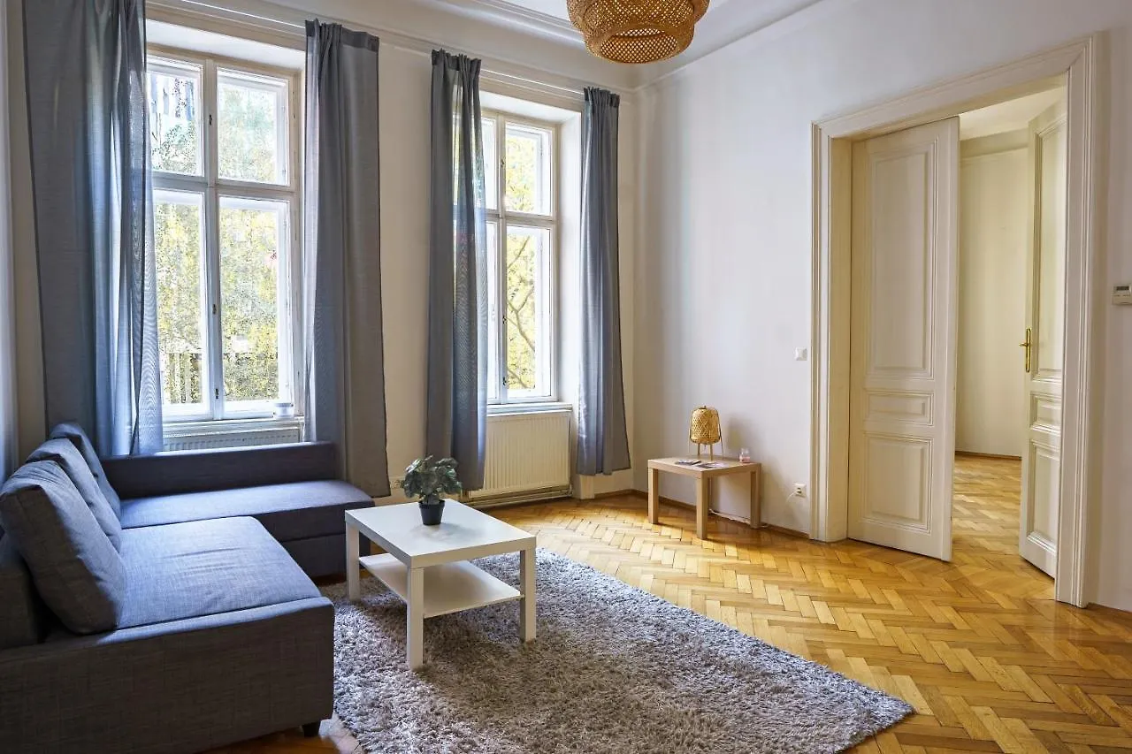 Vienna City Apartment University 0*,